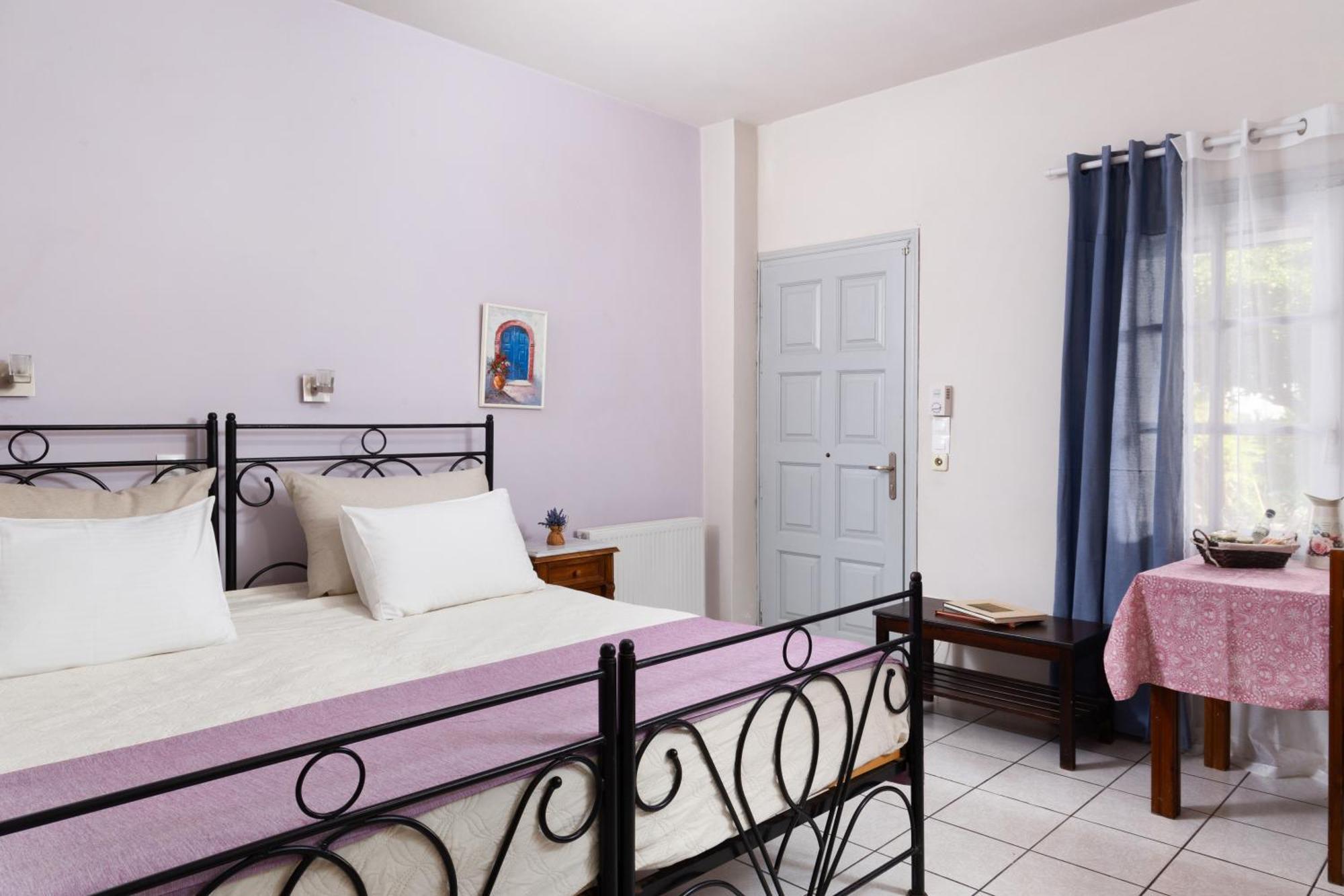 Villa Arni Andros - Βίλα Αρνη باتسي الغرفة الصورة